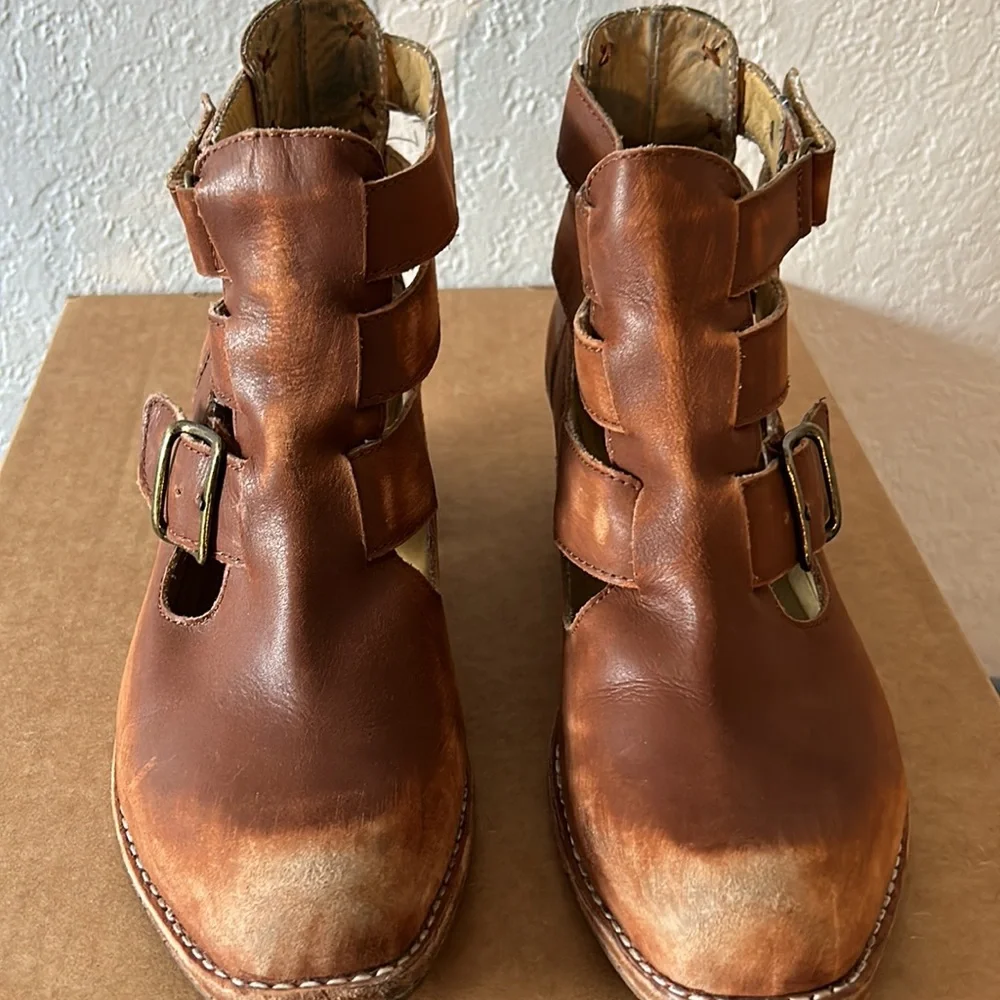 Latigo distressed Potion Anthropologie leather strapped bootie size 7.5 - Picture 9 of 11